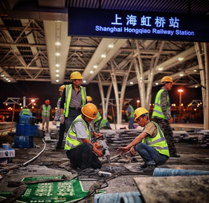 迎接進(jìn)博會(huì)，虹橋火車站站容大“升級(jí)”