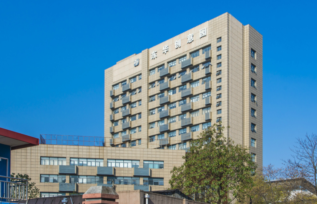 上海東華創(chuàng)意園招租電話，開啟靈感之旅。創(chuàng)意無限，商機(jī)滿園！