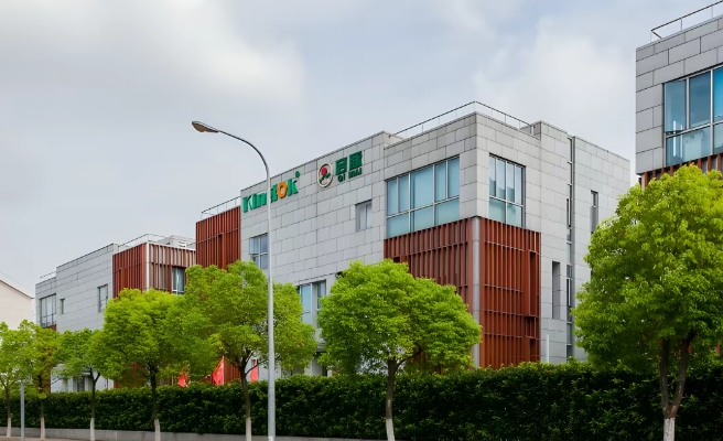 上海浦東新區(qū)出售曹路800㎡小獨棟，水電煤暢達，花園露臺陽光房加持，低總價速來！