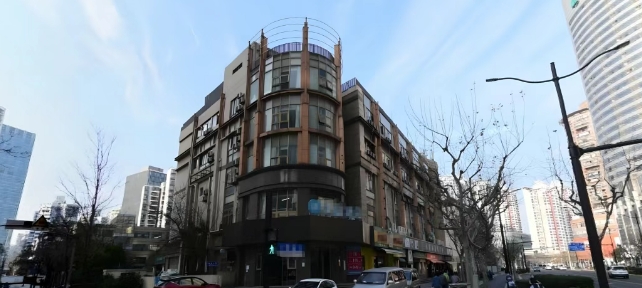 上海普陀內(nèi)環(huán)內(nèi)驚現(xiàn)“稀世孤品”！70年住宅產(chǎn)權(quán)獨(dú)棟整售，藏于市井待有緣人